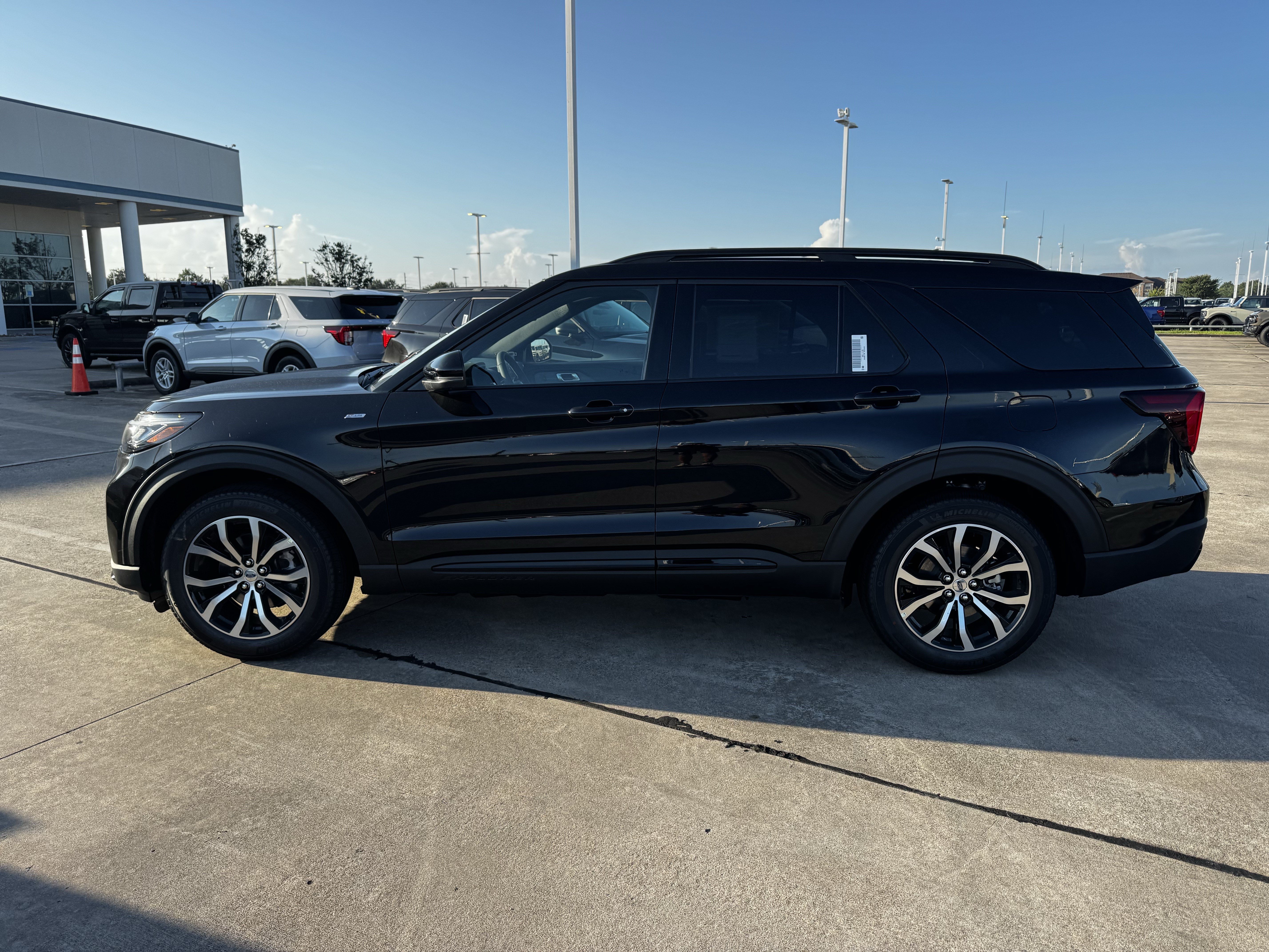 New 2026 Agate Black Metallic Ford ST-Line image 4