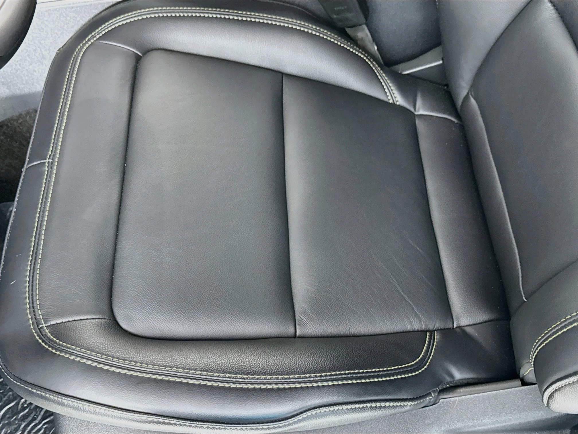 New 2025 Carbonized Gray Metallic Ford Badlands® image 19