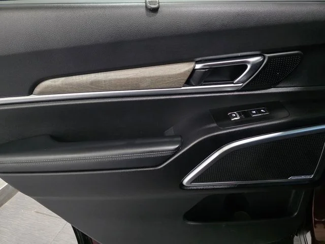 Used 2021 Purple Kia SX image 11