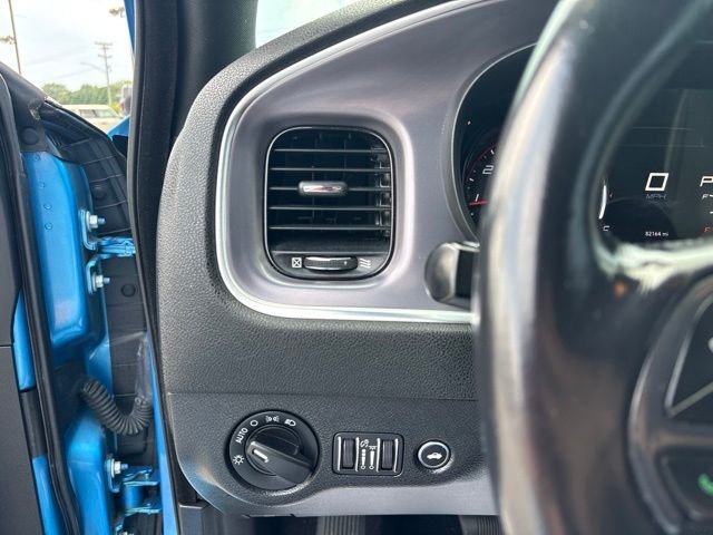Used 2019 B5 Blue Pearlcoat Dodge SXT image 16