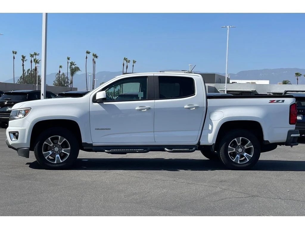 Used 2016 Summit White Chevrolet 4WD Z71 image 2