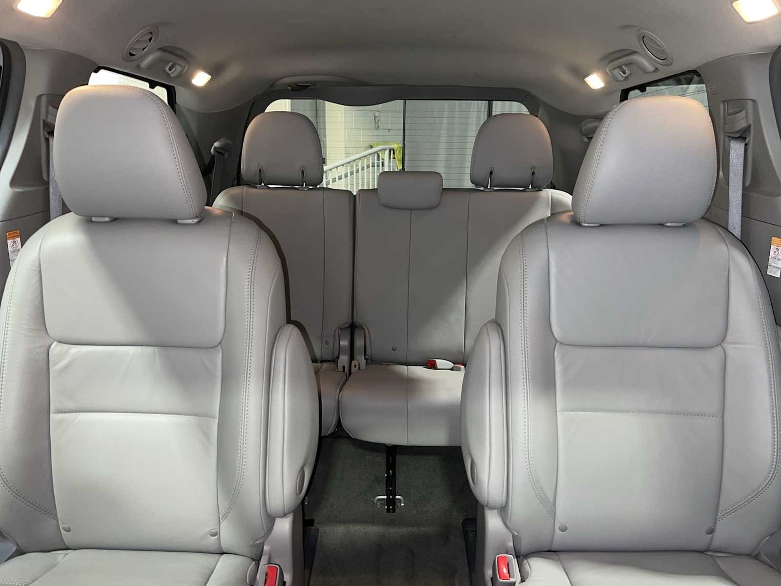 Used 2017 Silver Sky Metallic Toyota XLE image 22