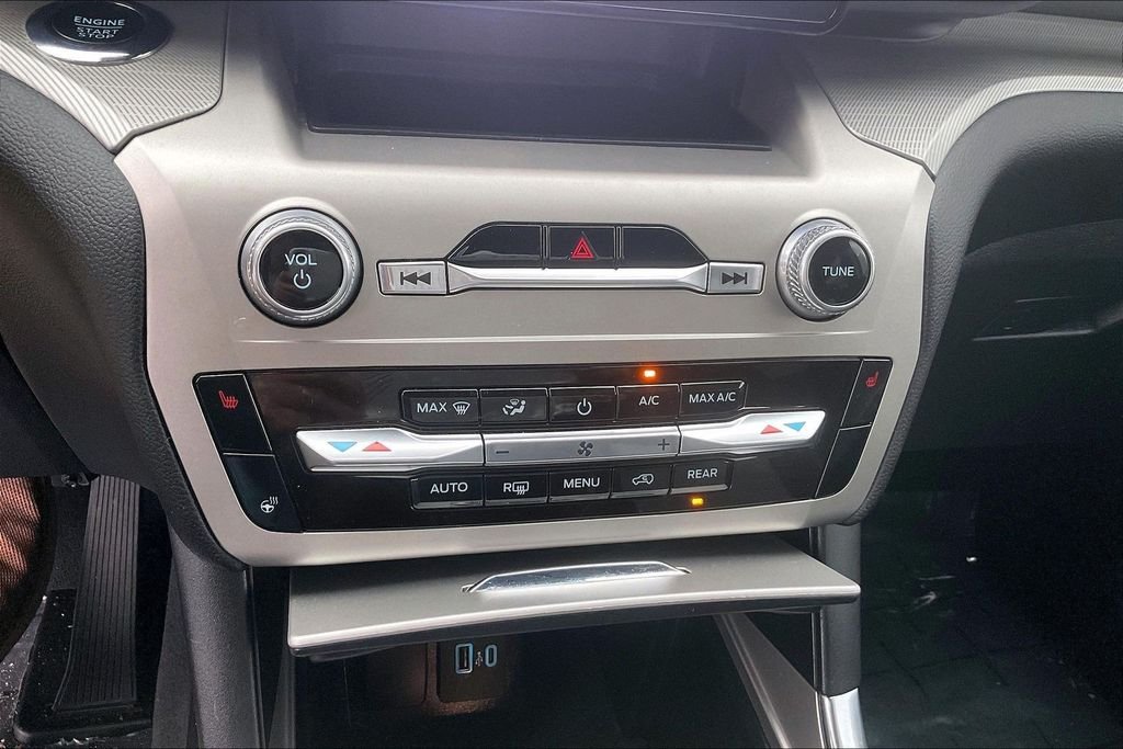 Used 2023 Gray Ford XLT image 31