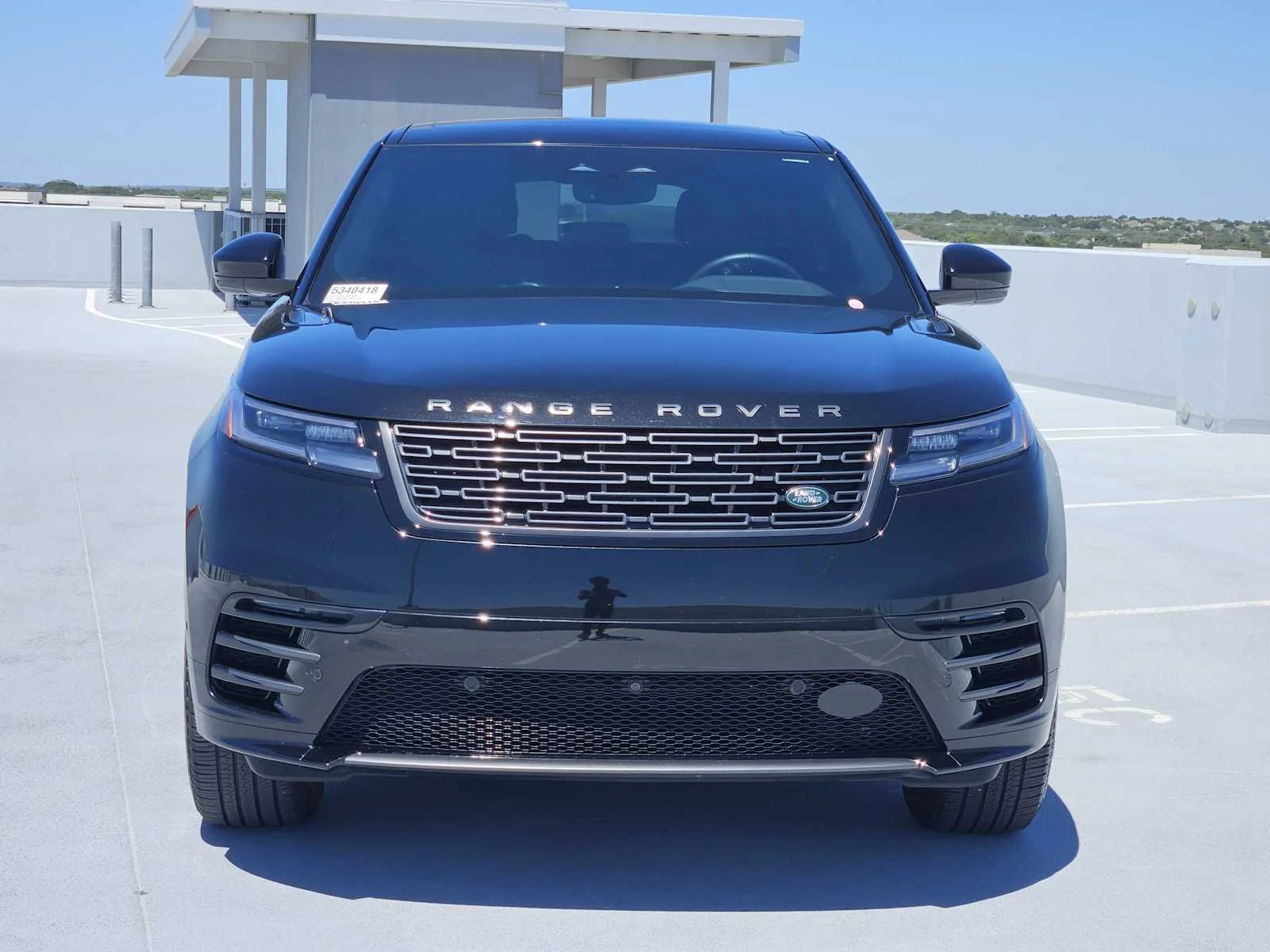 Certified Used 2026 Santorini Black Metallic Land Rover Dynamic SE image 3