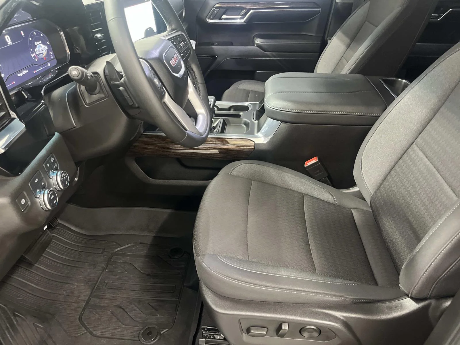 Certified Used 2024 Onyx Black GMC Elevation image 11