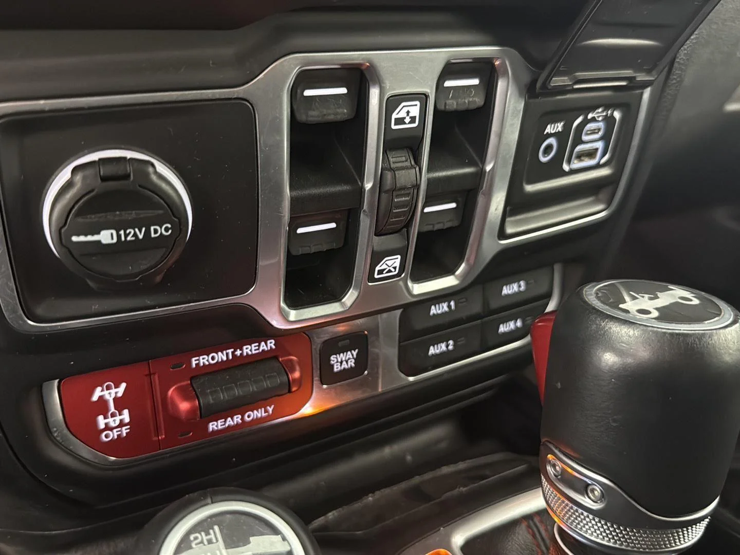 Used 2018 Billet Metallic Jeep Rubicon image 13
