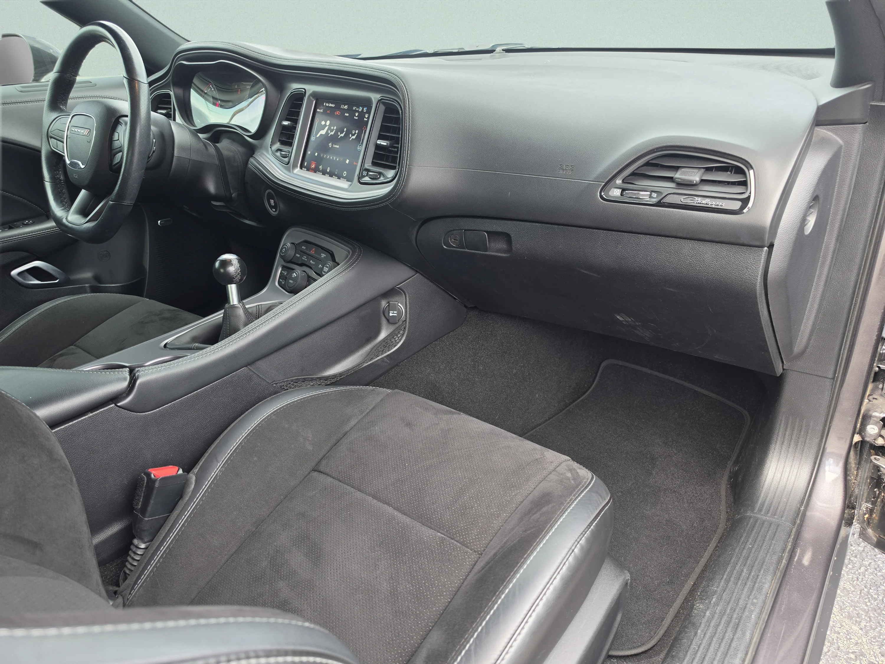 Used 2023 Granite Pearlcoat Dodge R/T image 17