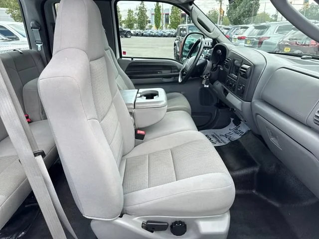 Used 2007 Oxford White Clearcoat Ford XL image 9