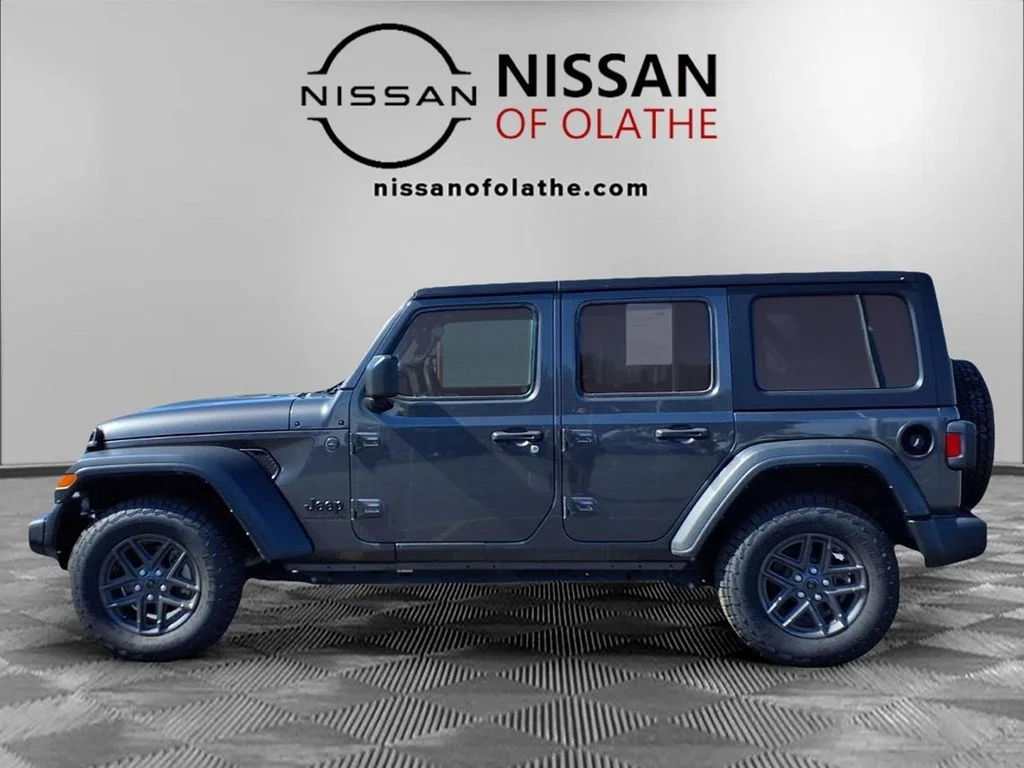 Used 2024 Gray Jeep Sport S image 20