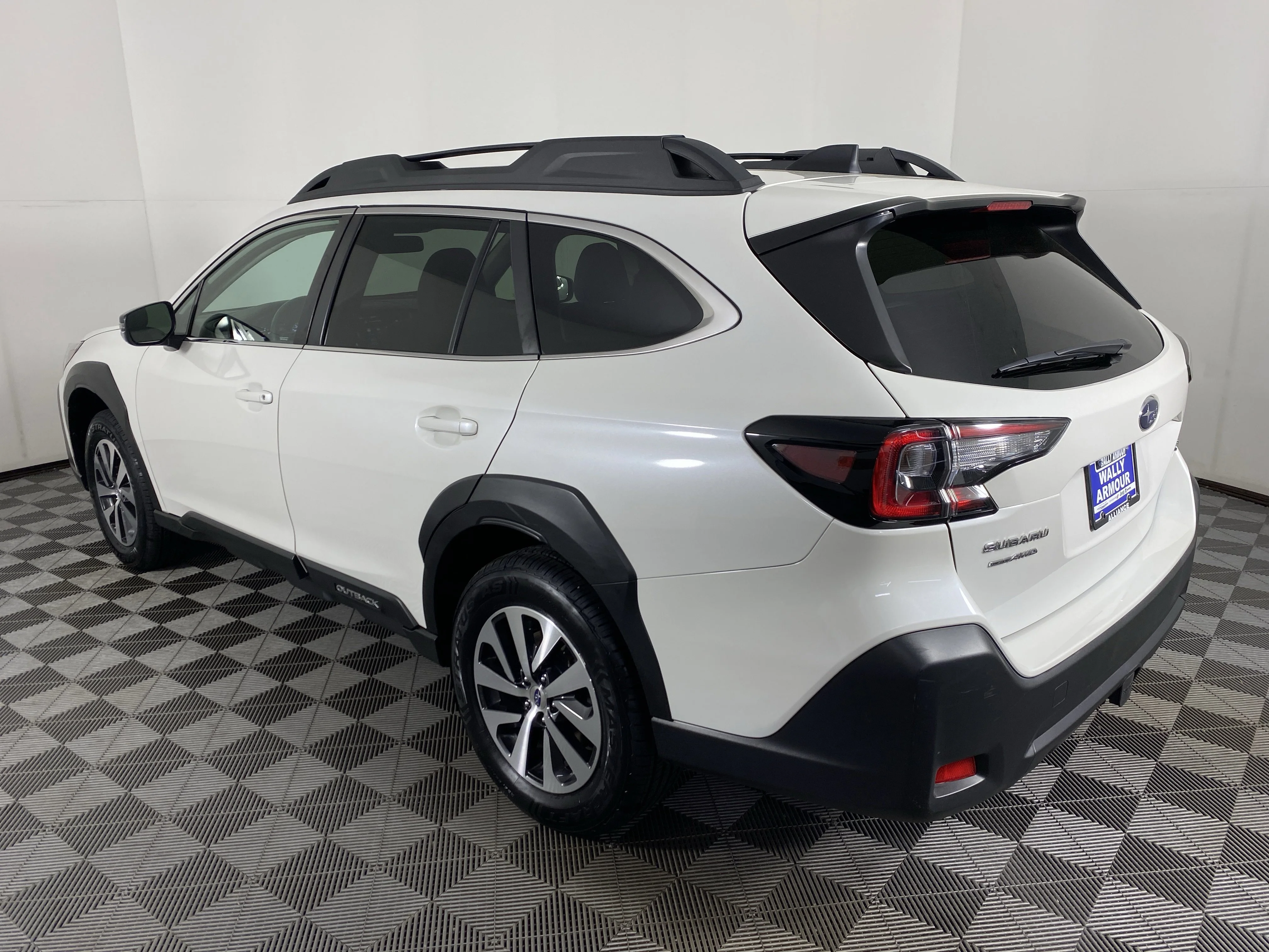 Used 2023 Crystal White Pearl Subaru Premium image 9