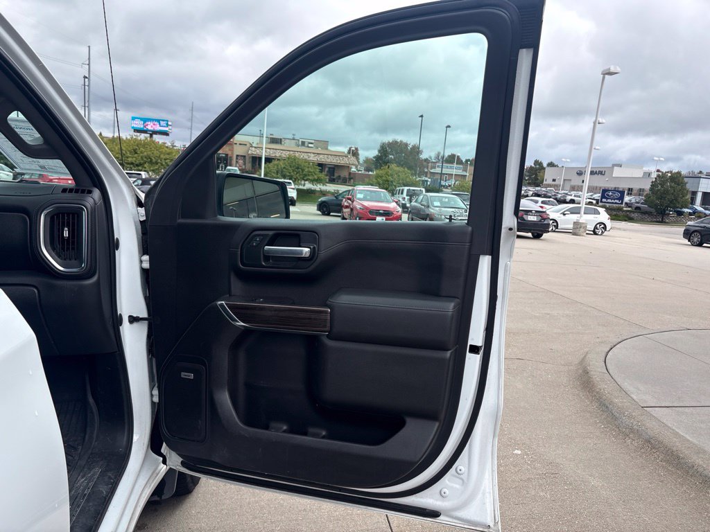 Used 2020 Summit White Chevrolet RST image 25