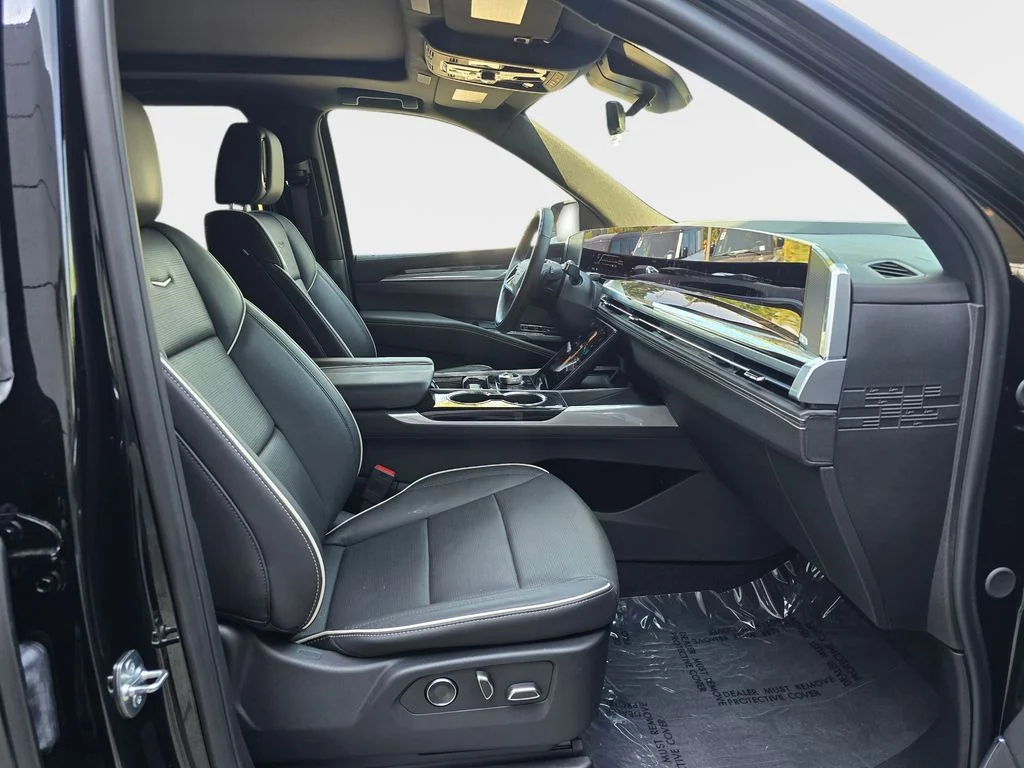 Used 2025 Black Cadillac Sport image 12