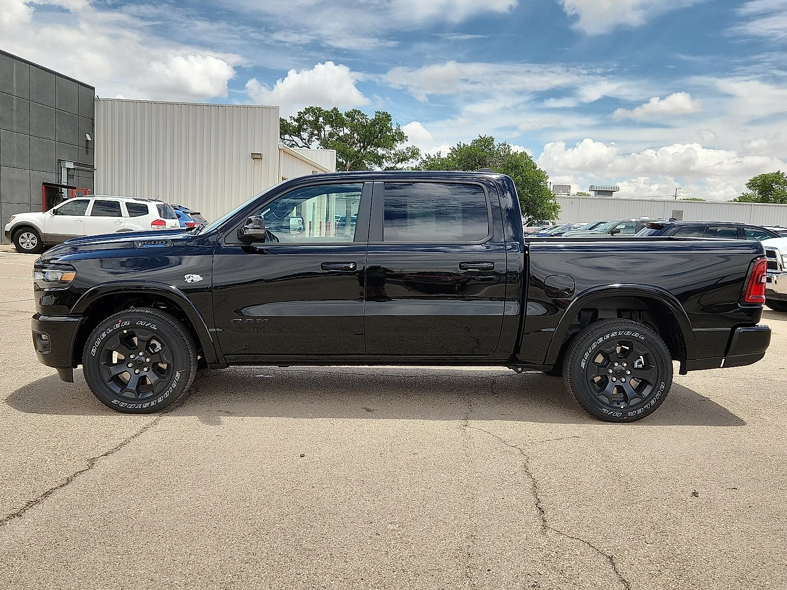 New 2026 Diamond Black Crystal Pearl-Coat  Paint Ram LONE STAR CREW CAB 4X2 5