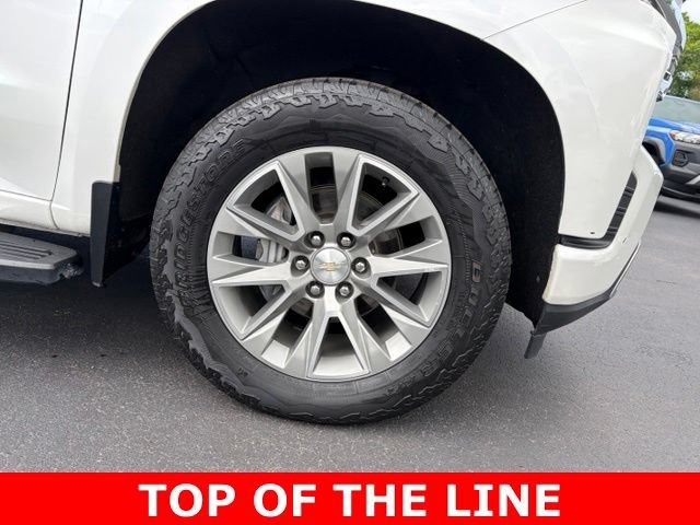 Used 2022 Iridescent Pearl Tricoat Chevrolet High Country image 8