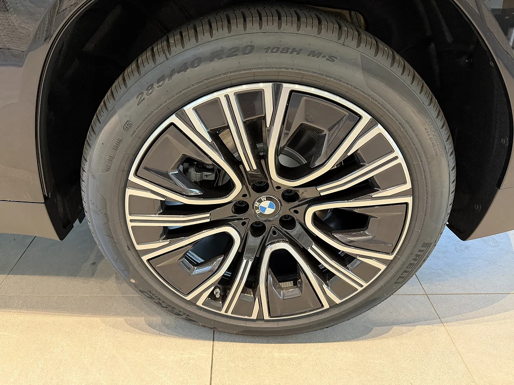 New 2026 Black Sapphire Metallic BMW 30 xDrive image 7