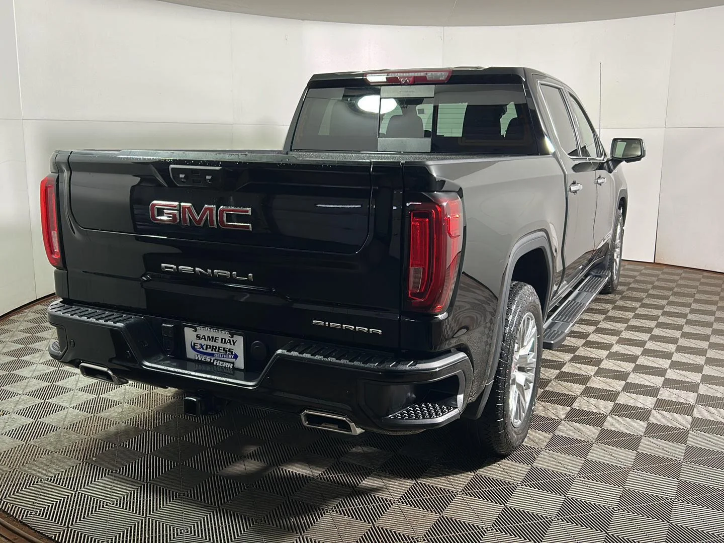 Used 2023 Onyx Black GMC Denali image 8