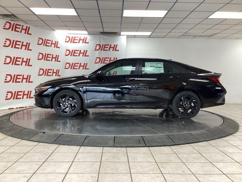 New 2026 Black Hyundai SEL Sport image 4