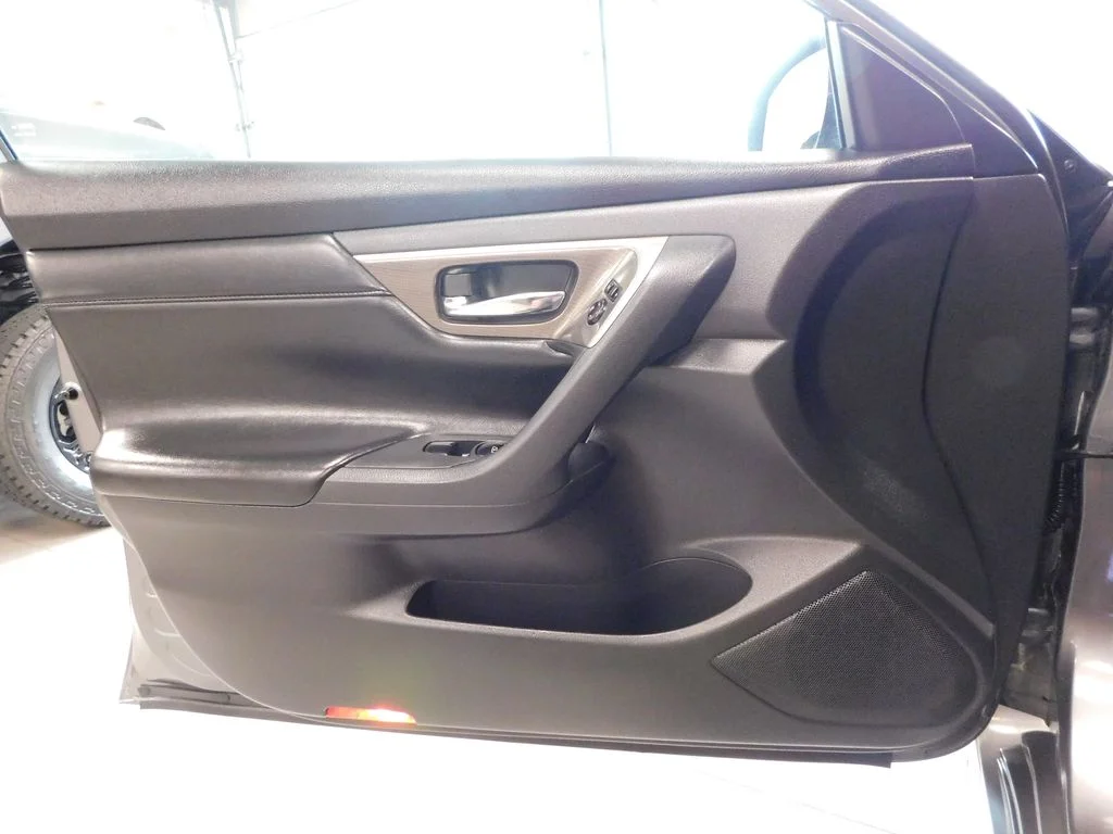 Used 2015 Gun Metallic Nissan 2.5 SL image 11