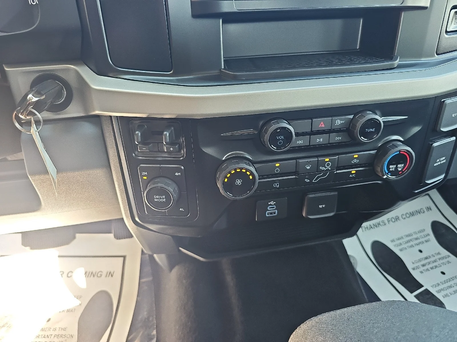 New 2026 Oxford White Ford F-250® XLT image 26