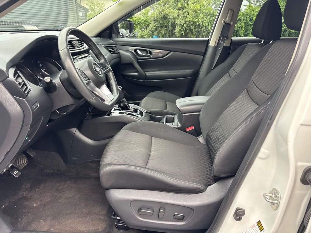 Used 2017 White Nissan SV image 8
