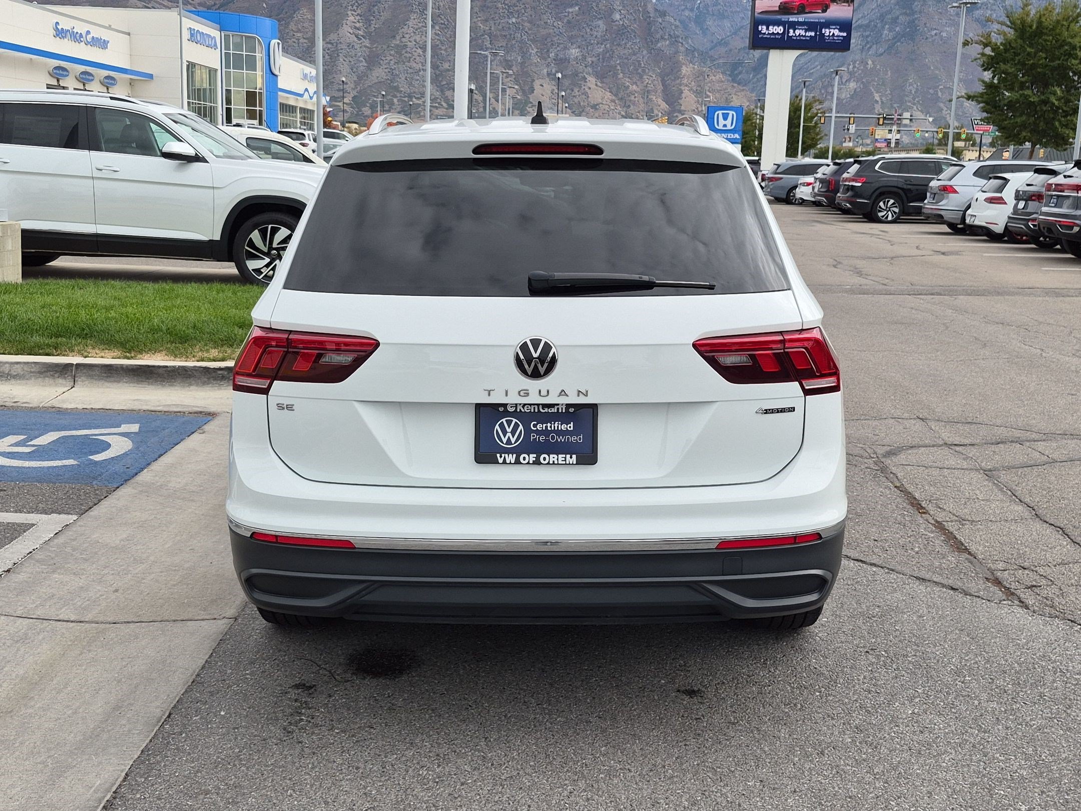 Certified Used 2024 Pure White Volkswagen SE image 5