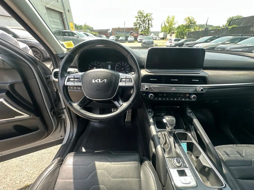Used 2022 Gray Kia SX image 26