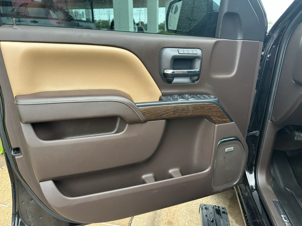 Used 2017 Onyx Black GMC Denali image 12