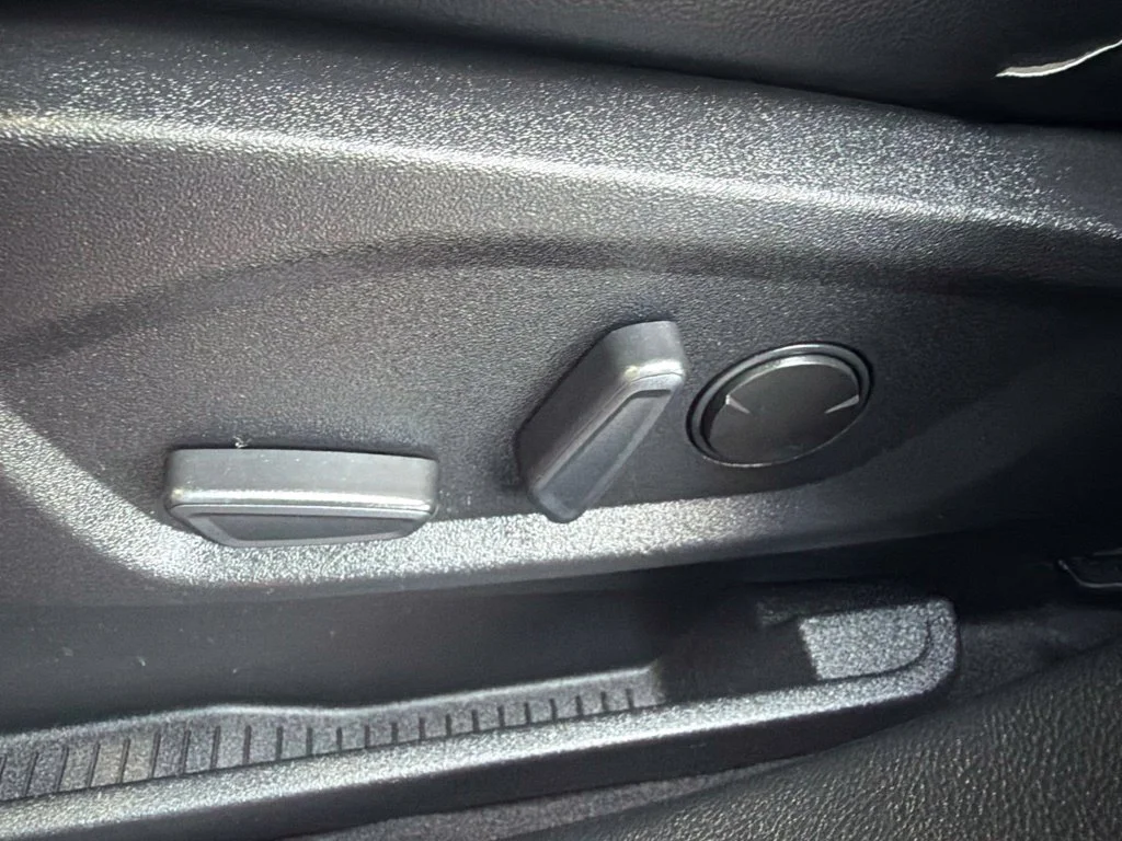 Used 2023 Rapid Red Metallic Tinted Clearcoat Ford SEL image 18