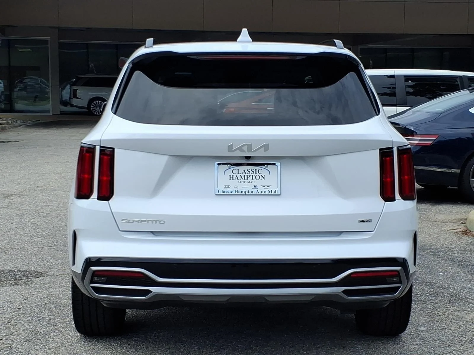 Used 2023 Glacial White Pearl Kia SX image 9