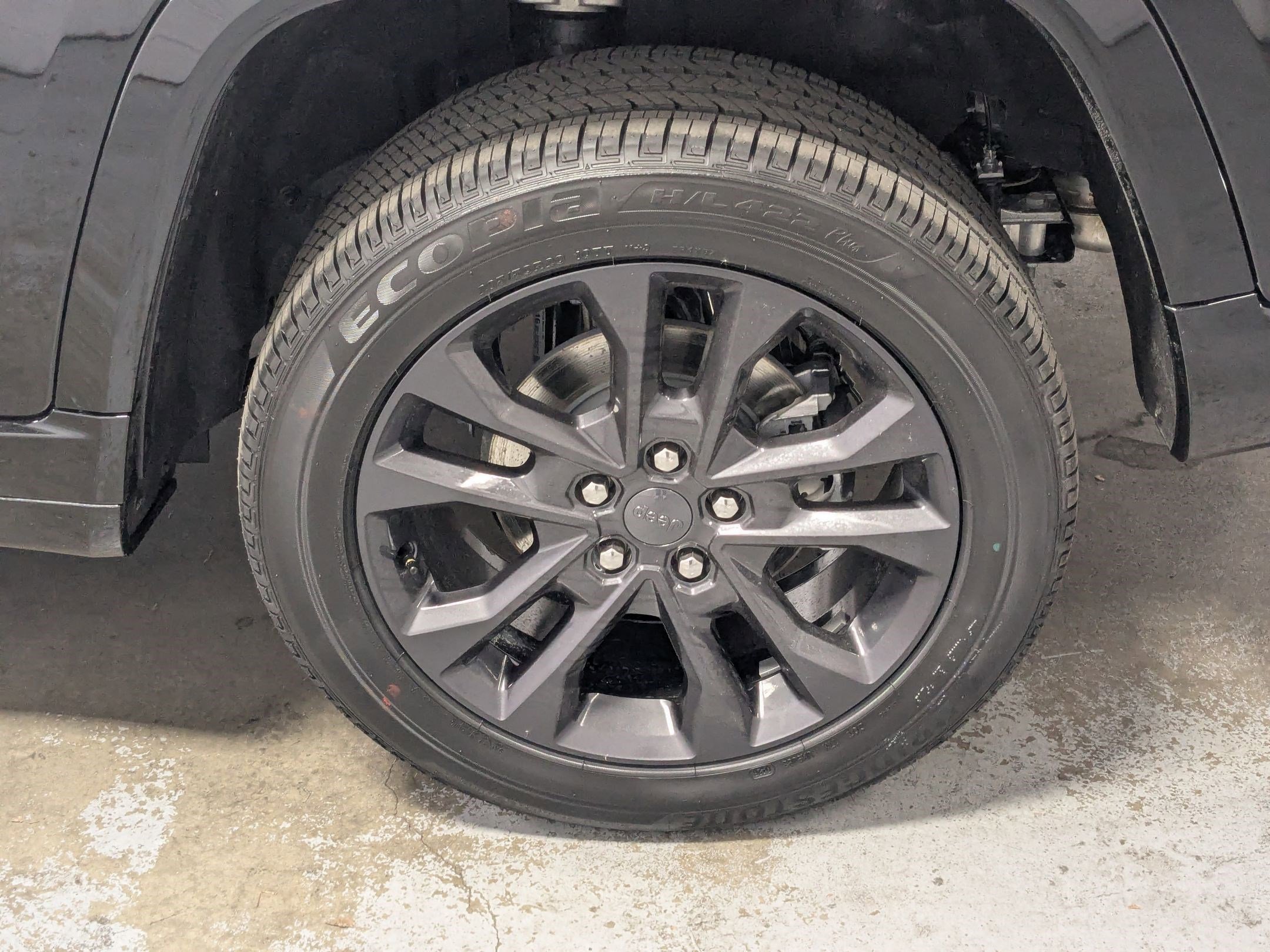 New 2026 Diamond Black Crystal Pearl-Coat Exterior Paint Jeep Limited Reserve image 18