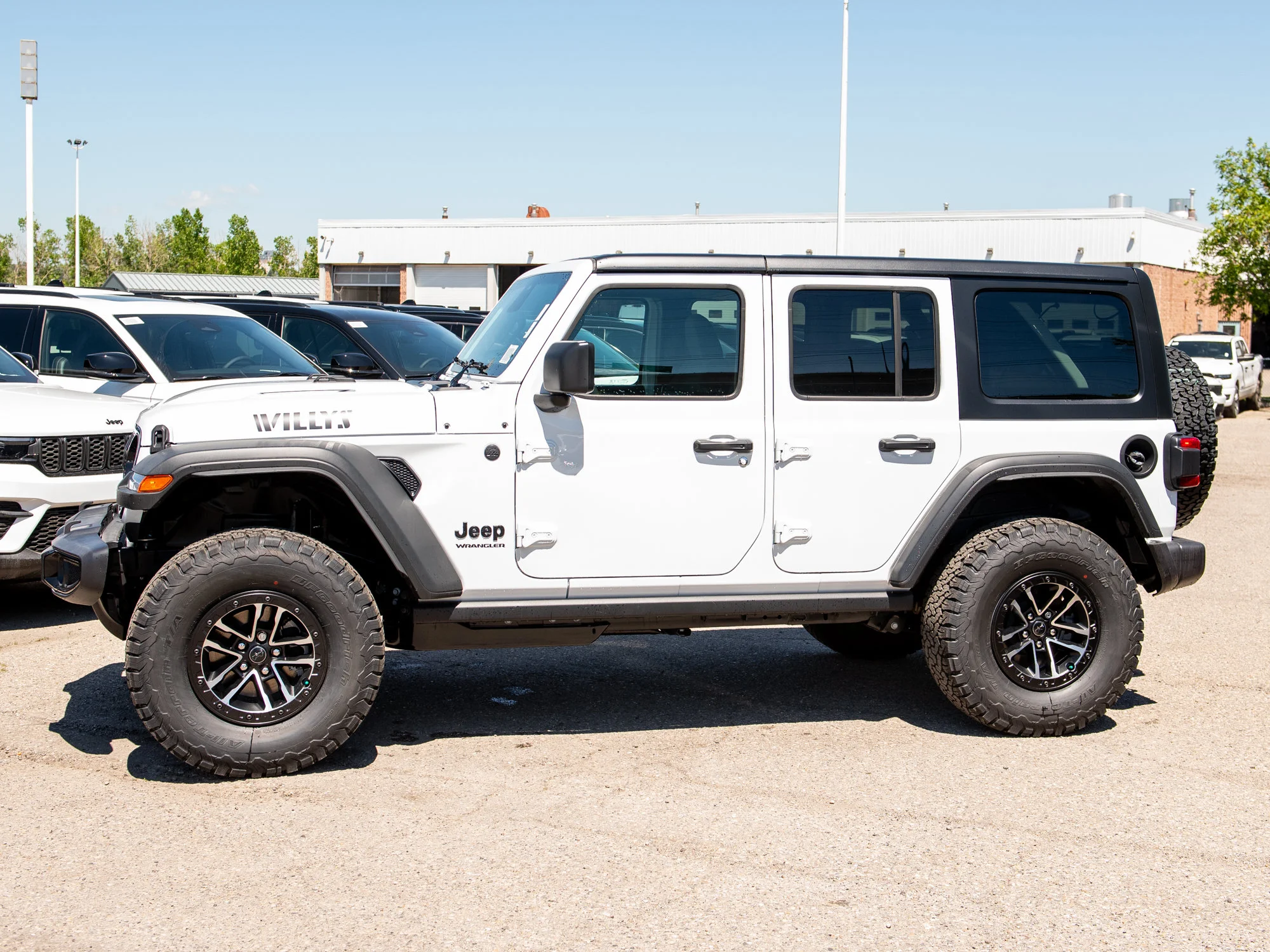 New 2026 White Jeep Willys* 4 Door 4x4, 35 Inch Tires, 4.56 Axle Ratio, Rock Rails image 2