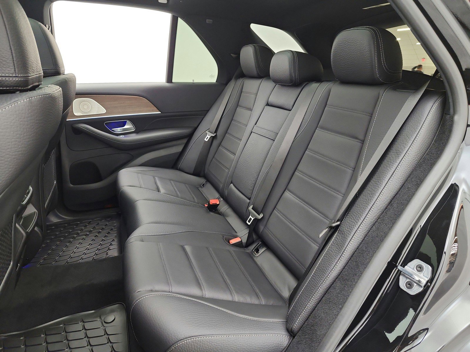 New 2026 Obsidian Black Metallic Mercedes-Benz GLE 580 4MATIC® SUV image 41