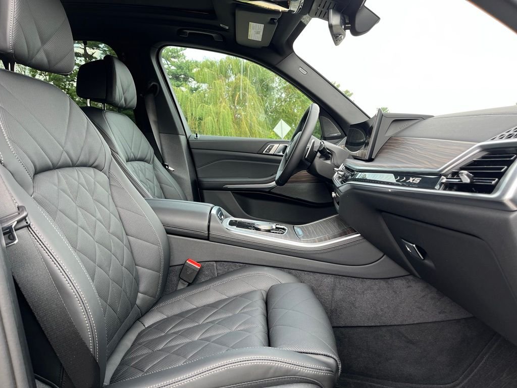 Used 2026 Gray BMW xDrive40i image 28