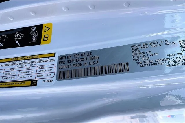 New 2026 Bright White Clear-Coat Exterior Paint Jeep Sahara image 13