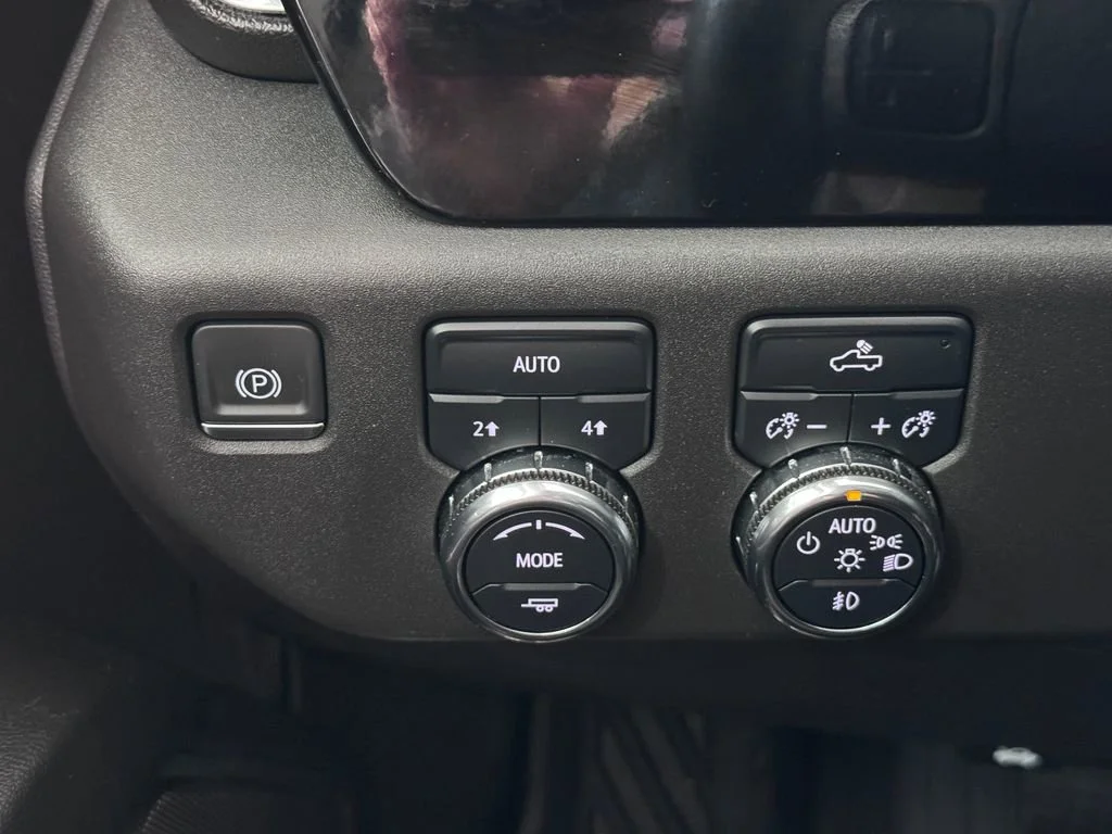 Certified Used 2024 Onyx Black GMC Elevation image 23