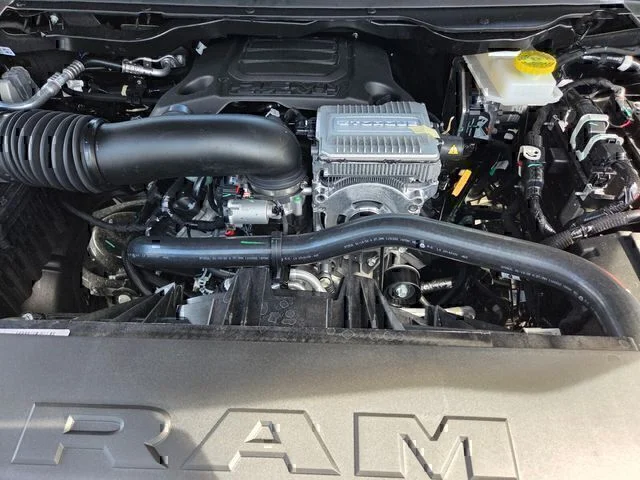 New 2026 Diamond Black Crystal Pearl-Coat Exterior Paint RAM Laramie image 31