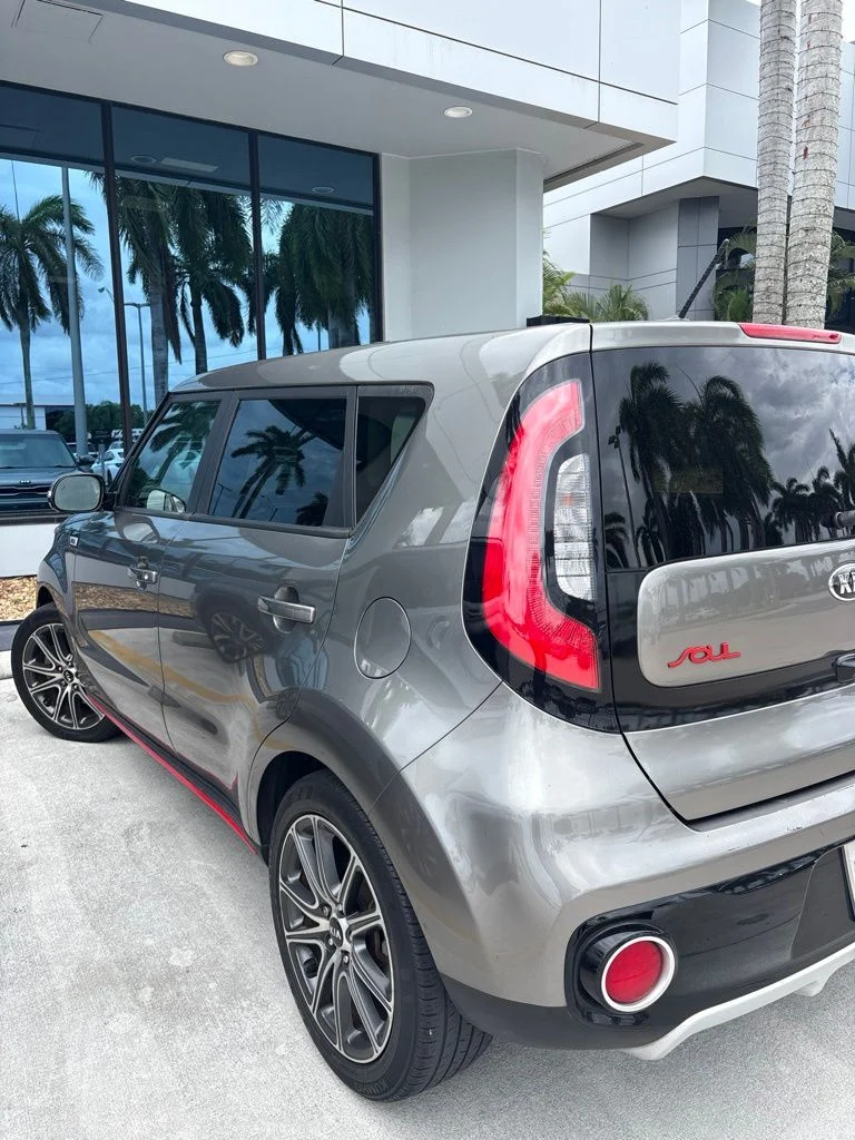 Used 2018 Titanium Gray Kia Exclaim image 4