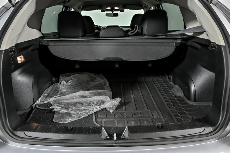 Used 2022  Subaru Premium image 11