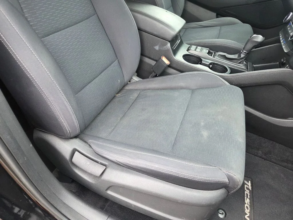 Used 2019 Black Hyundai Value image 27
