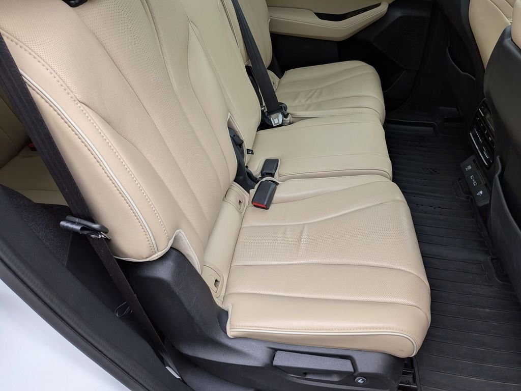 Used 2023  Acura Advance image 32