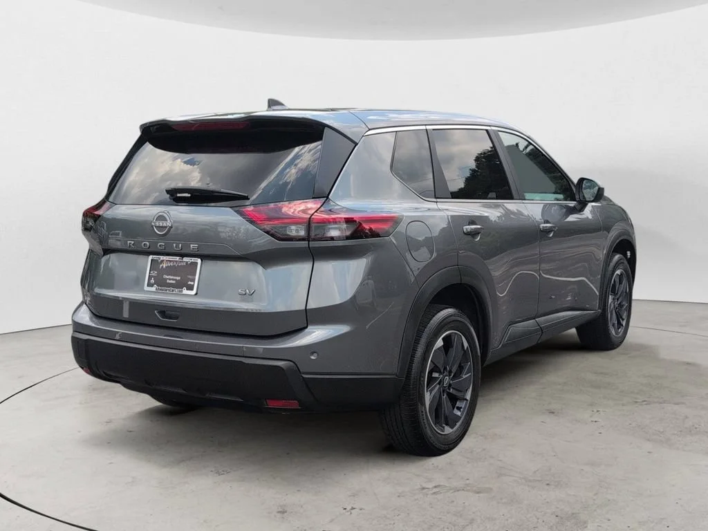 Used 2024 Gray Nissan SV image 3