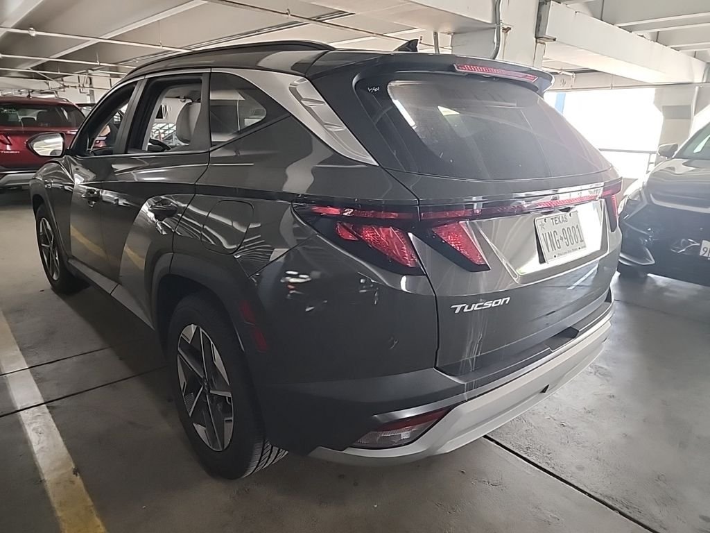 Certified Used 2025 Green Hyundai SEL image 3