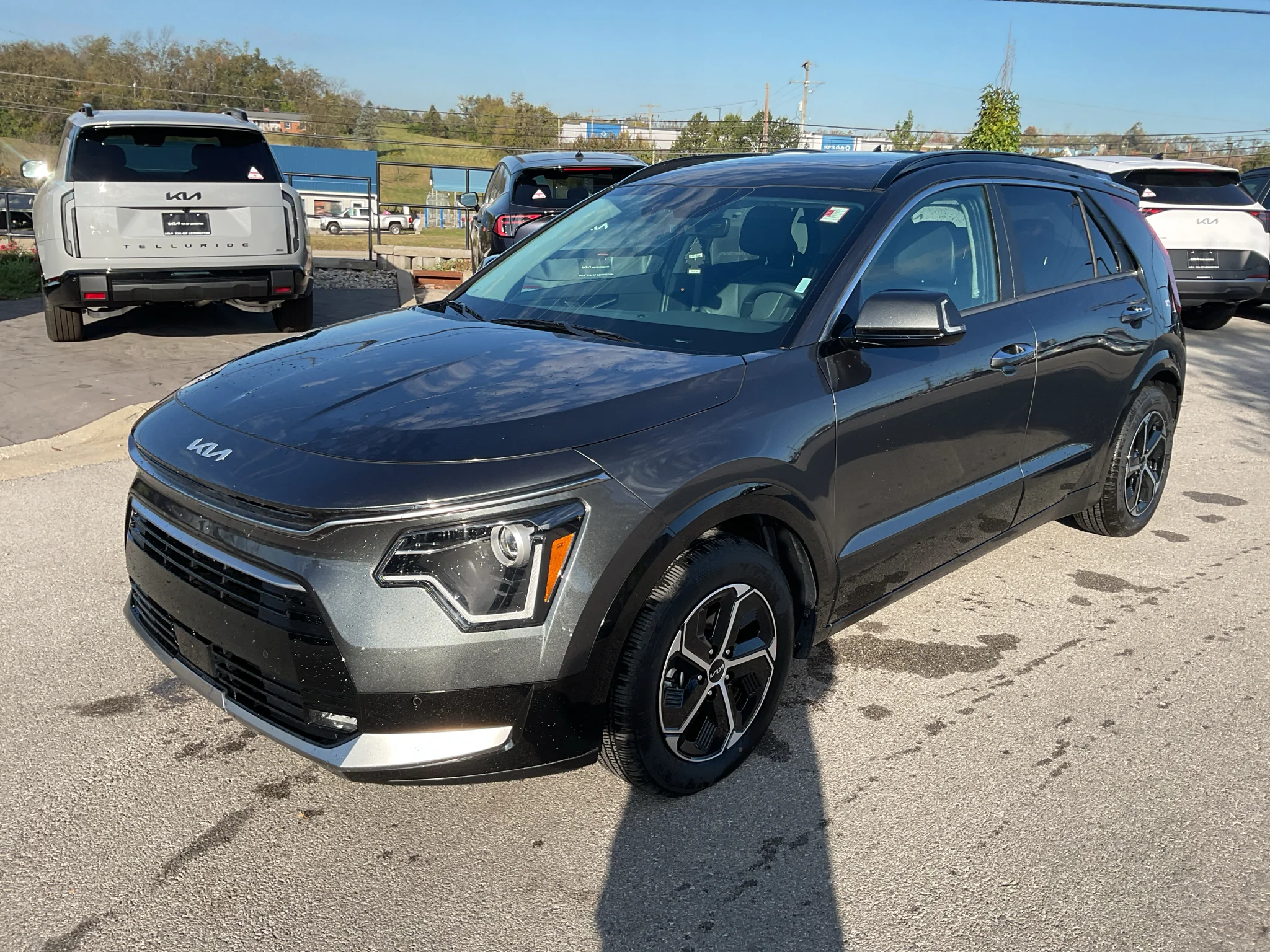 Certified Used 2025 Interstellar Gray Kia SX image 4