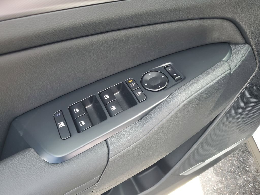 2026 Kia Sportage EX - Photo 32