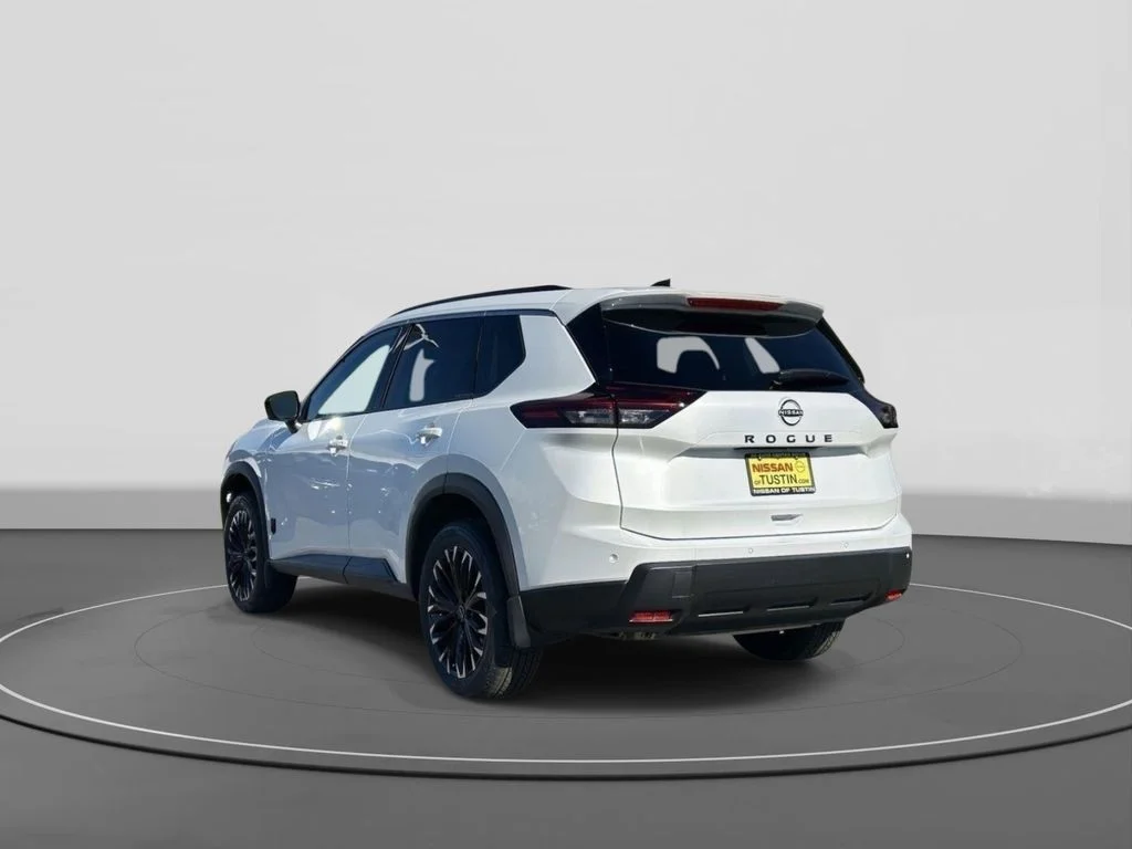 New 2026 Everest White Pearl Tricoat Nissan Dark Armor image 2