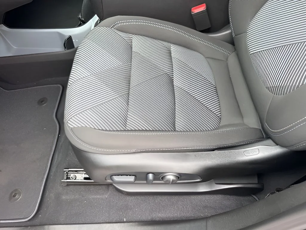 New 2027 Mosaic Black Metallic Chevrolet LT image 13