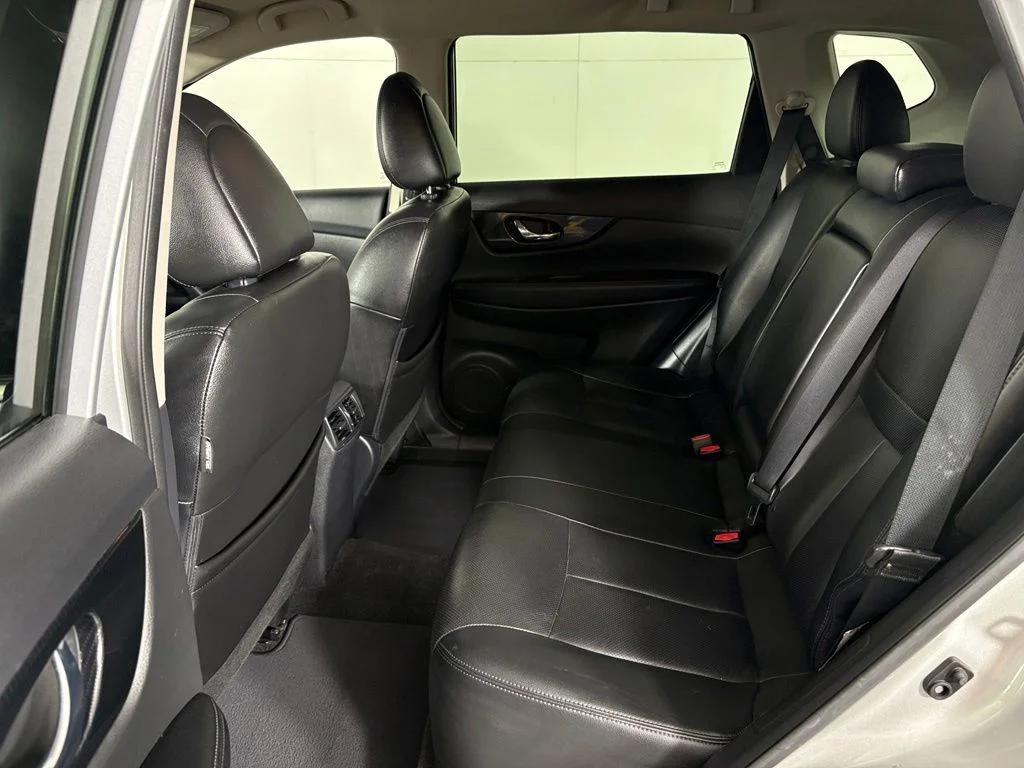 Used 2018 Silver Nissan Hybrid SL image 37