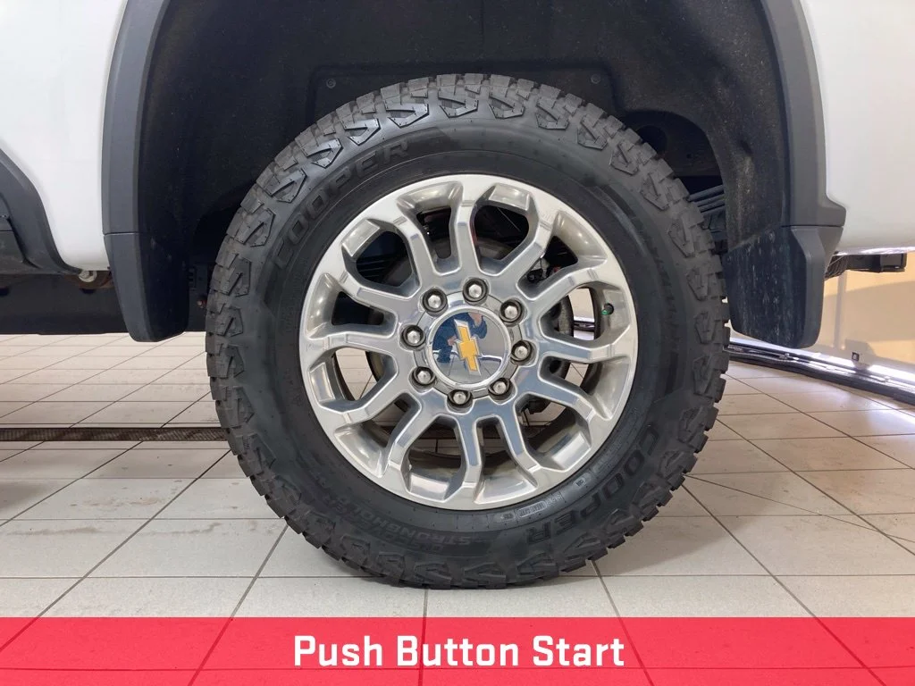 Used 2025 White Chevrolet LTZ image 28