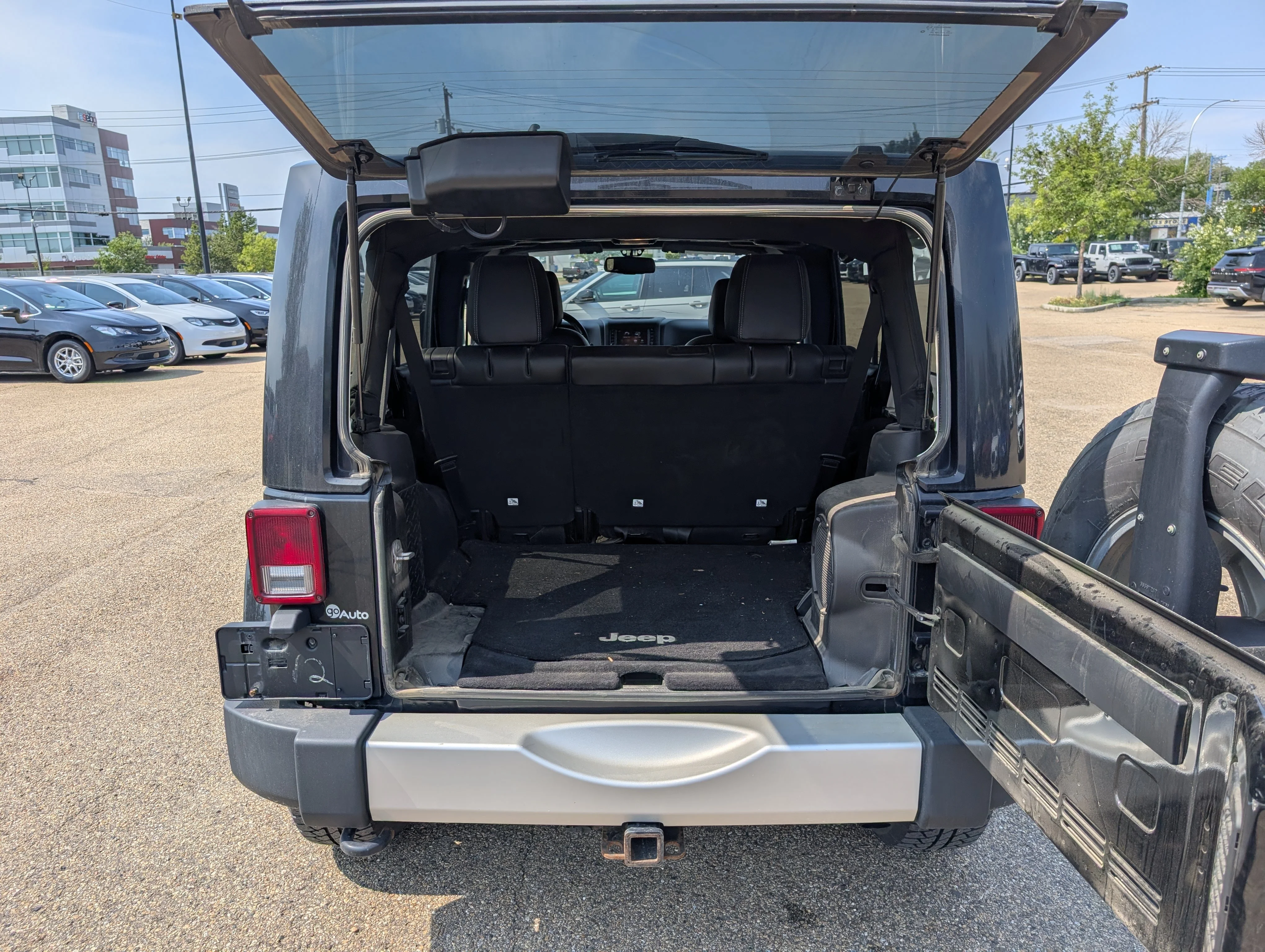Used 2013 Black Jeep Sahara image 4