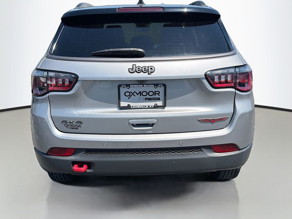 Used 2022 Billet Silver Metallic Clearcoat Jeep Trailhawk image 4